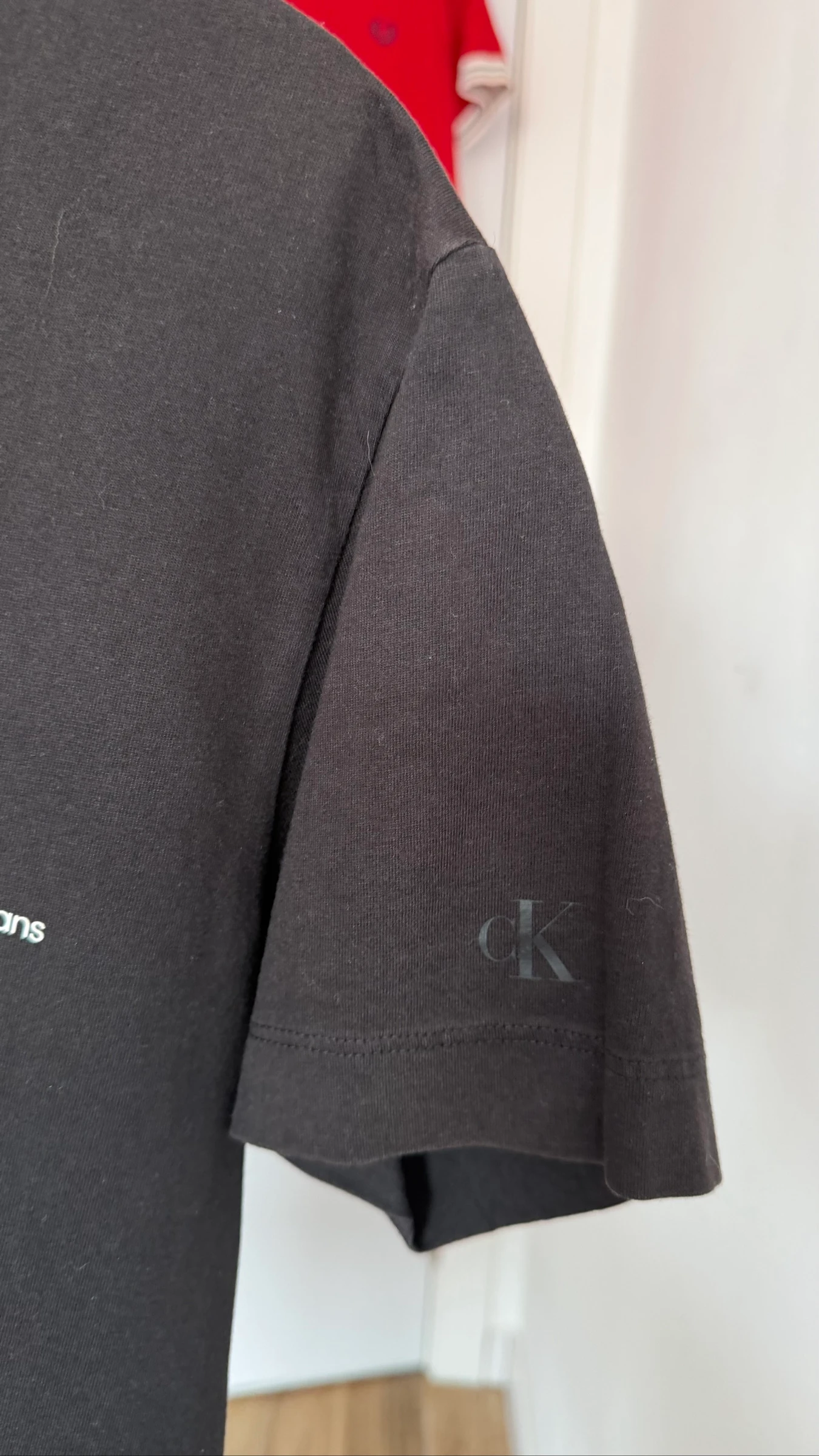 Camiseta Calvin Klein Jeans preta – tamanho G – photo 2